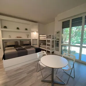 Couette-café Bbqueen Sandonato Policlinico, San Donato Milanese